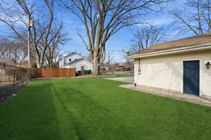 1540 Tulip Ln, Munster, IN 46321 - Photo 27