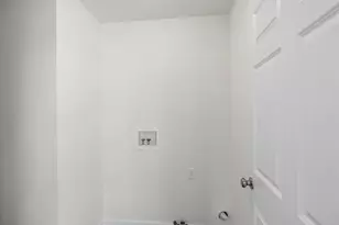 522 Oxford Rd, Kingsford Heights, IN 46346 - Photo 15