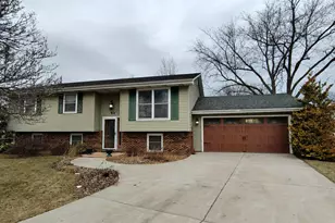 134 Elm Ct, Hebron, IN 46341 - Photo 1