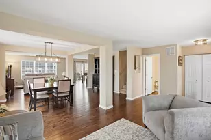 10843 Hillcrest Ln, Dyer, IN 46311 - Photo 5