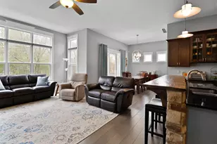 3911 Crown Dr, Valparaiso, IN 46383 - Photo 7