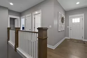 3911 Crown Dr, Valparaiso, IN 46383 - Photo 5