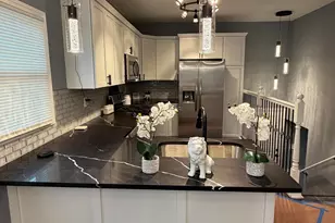 132 W 43rd Ave, Gary, IN 46408 - Photo 5