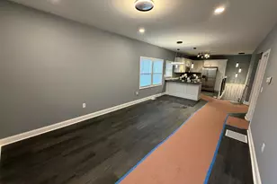 132 W 43rd Ave, Gary, IN 46408 - Photo 3