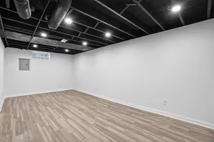 2407 W 78th Ave, Merrillville, IN 46410 - Photo 17