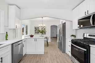 2407 W 78th Ave, Merrillville, IN 46410 - Photo 7