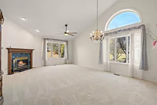 911 Westminster Ln, Munster, IN 46321 - Photo 5