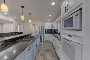 10327 Sandy Ln, Munster, IN 46321 - Photo 15