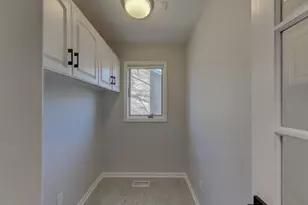 10327 Sandy Ln, Munster, IN 46321 - Photo 19