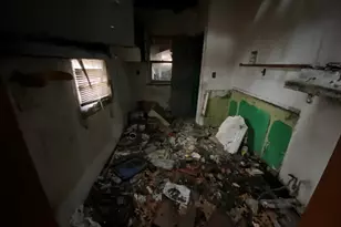 880 Gerry St, Gary, IN 46406 - Photo 9