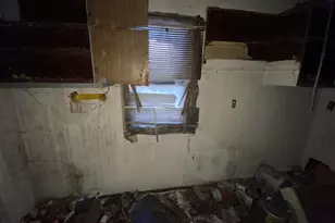 880 Gerry St, Gary, IN 46406 - Photo 11