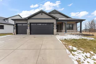 1651 Frst Rdg Dr, Valparaiso, IN 46385 - Photo 3