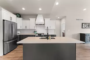 1651 Frst Rdg Dr, Valparaiso, IN 46385 - Photo 9