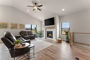 1651 Frst Rdg Dr, Valparaiso, IN 46385 - Photo 17