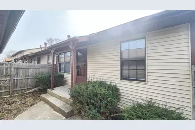 2218 Yorktowne Drive, Valparaiso, IN 46383 - Photo 1