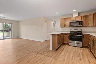 2034 W 75th Pl, Merrillville, IN 46410 - Photo 9