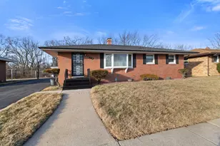 410 W 52nd Pl, Merrillville, IN 46410 - Photo 1