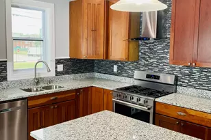 124 E 10th St, Michigan City, IN 46360 - Photo 11