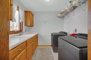 225 Beiriger Dr, Dyer, IN 46311 - Photo 11