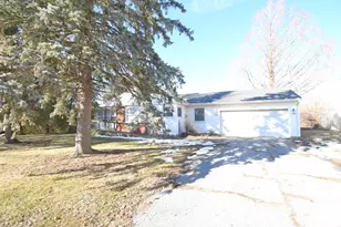 360 E Arnotts Dr, Rensselaer, IN 47978 - Photo 5