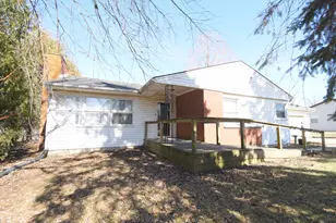 360 E Arnotts Dr, Rensselaer, IN 47978 - Photo 3