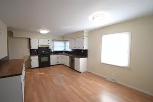 360 E Arnotts Dr, Rensselaer, IN 47978 - Photo 13