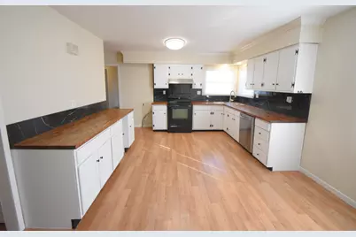 360 E Arnotts Drive, Rensselaer, IN 47978 - Photo 13