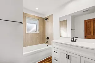 1700 Clayton St, Valparaiso, IN 46383 - Photo 13