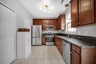 8822 St James Pl, Highland, IN 46322 - Photo 9