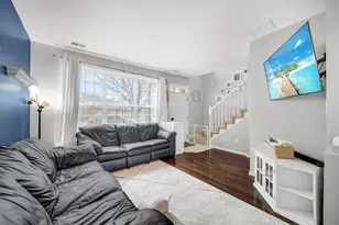 8822 St James Pl, Highland, IN 46322 - Photo 3