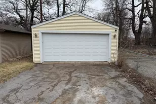 4089 Willow St, Hobart, IN 46342 - Photo 11