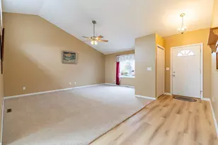 648 Beech Ct, Lowell, IN 46356 - Photo 7