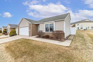 648 Beech Ct, Lowell, IN 46356 - Photo 5