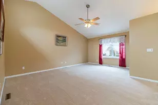 648 Beech Ct, Lowell, IN 46356 - Photo 9