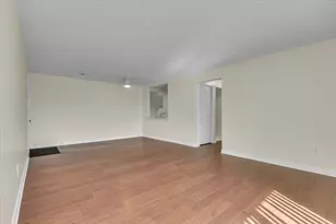 1444 Woodview Dr, Crown Point, IN 46307 - Photo 5