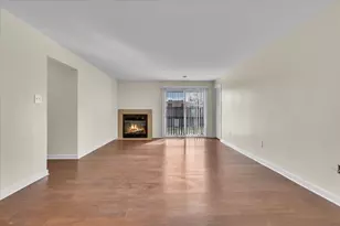 1444 Woodview Dr, Crown Point, IN 46307 - Photo 3