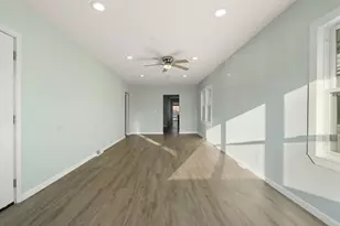 824 Johnson St, Gary, IN 46402 - Photo 7