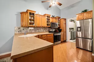 2122 Teakwood Cir, Highland, IN 46322 - Photo 5