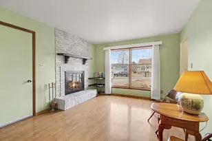 3863 Kingsway Dr, Crown Point, IN 46307 - Photo 5