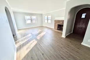 313 N Carroll Ave, Michigan City, IN 46360 - Photo 5