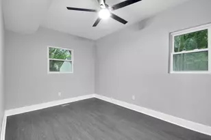 859 Fayette St, Gary, IN 46403 - Photo 9