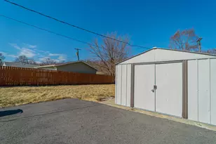 2517 River Dr, Highland, IN 46322 - Photo 15