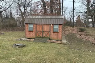 546 Gardenia St SE, Demotte, IN 46310 - Photo 9