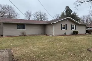 546 Gardenia St SE, Demotte, IN 46310 - Photo 9