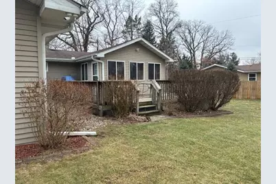 546 Gardenia Street SE, Demotte, IN 46310 - Photo 5