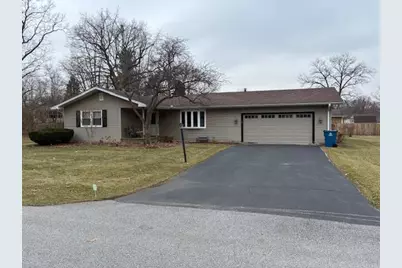 546 Gardenia Street SE, Demotte, IN 46310 - Photo 1