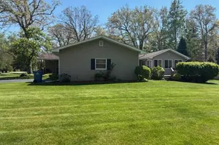 546 Gardenia St SE, Demotte, IN 46310 - Photo 7