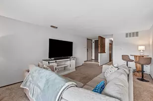 2513 E Lakeshore Dr, Crown Point, IN 46307 - Photo 5