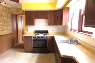 1021 173rd St, Hazel Crest, IL 60429 - Photo 7