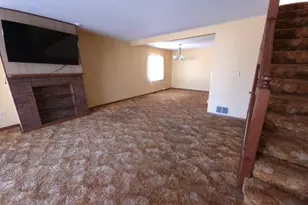 1021 173rd St, Hazel Crest, IL 60429 - Photo 9